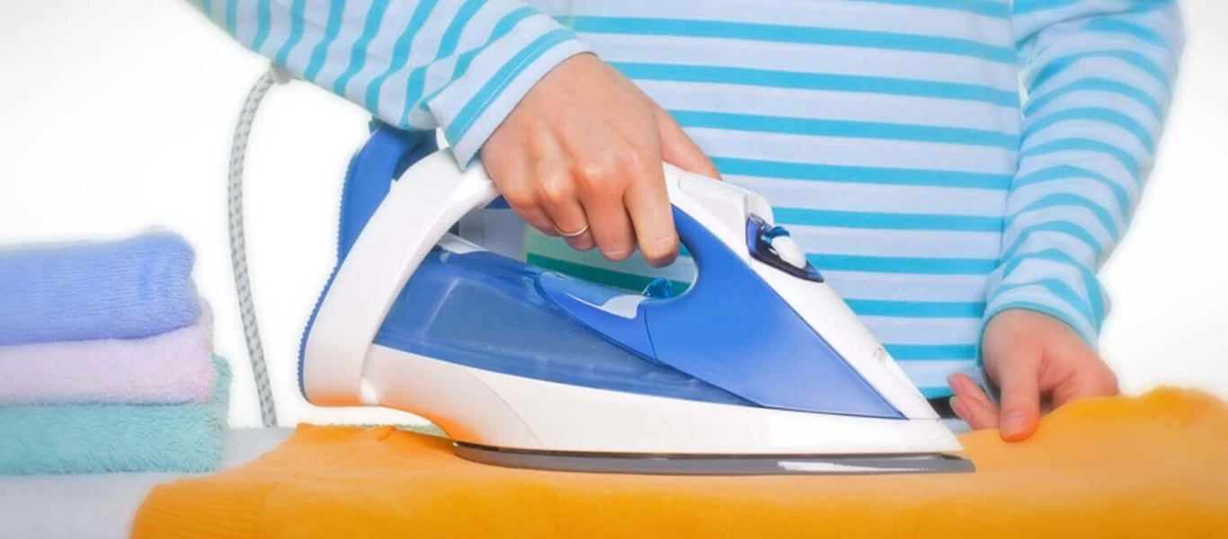 Η νέα χρήση του σίδερου - Σεφ «σιδερώνει» τα πιο απίθανα φαγητά (βίντεο)